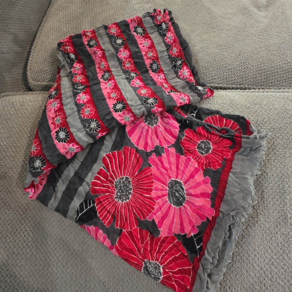 Vera Bradley Red and Gray Floral Scarf